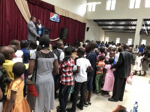 Mennesker som innvier sitt liv til fortsatt tjeneste for Jesus